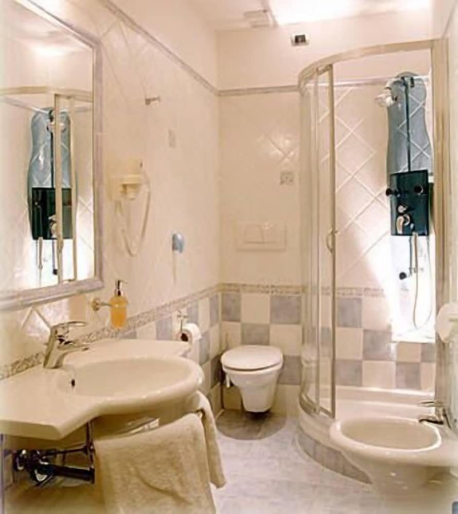 Manin Suites LT