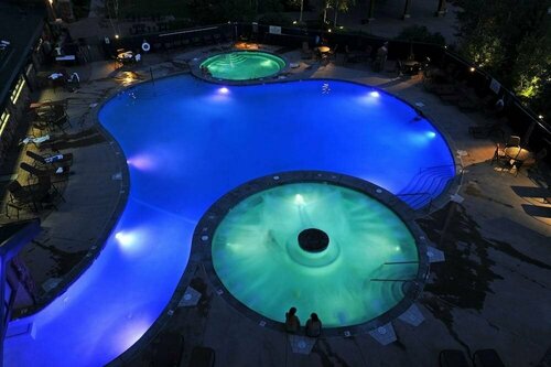The Steamboat Grand, Забронировать Курортный отель Стимбот-Спрингс Колорадо, рядом с The Tennis Center at Steamboat Springs