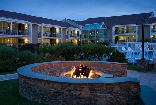 Hyannis Harbor Hotel, Забронировать Отель Отели Хайаннис с парковкой, рядом с Veterans Memorial Park, Парковка