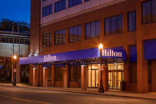 Hilton Fort Wayne at the Grand Wayne Convention Center, Забронировать Отель Форт-Уэйн Индиана