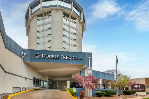 DoubleTree by Hilton Jefferson City, Book Hotel Hoteller i Missouri med pool, Swimmingpool