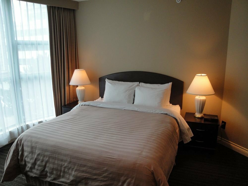 Rosedale on Robson Suite