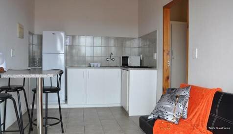 Tina's Guesthouse, Book Pension Hoteller i Swakopmund med parkering, Parkering