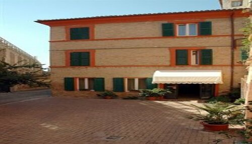 Albergo Arena, Rezervați Hotel Macerata Marche