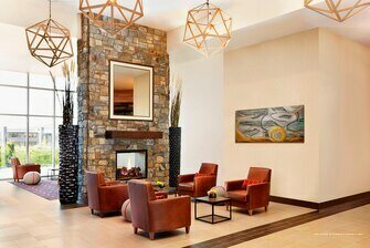 Four Points by Sheraton Kelowna Airport, Забронировать Отель Отели Келоуна с бассейном, Бассейн