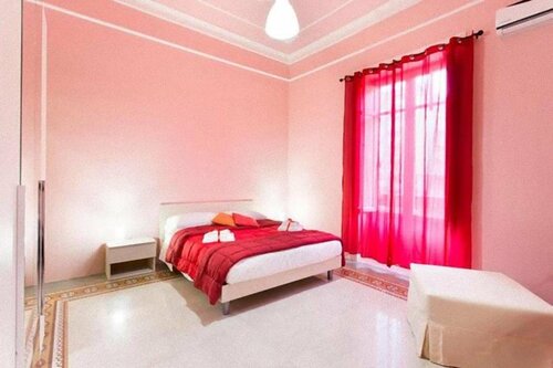 Bohème B&B, Забронировать Отель «постель и завтрак» Отели Палермо с парковкой, рядом с Театр Политеама, Парковка