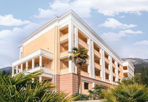 Old Gagra Hotel