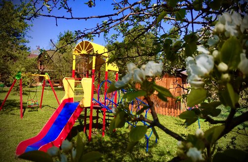 Letniy Sad Recreation Camp, Rezervasyon Turist Üssü Altay Krayı otoparklı oteller, Otopark