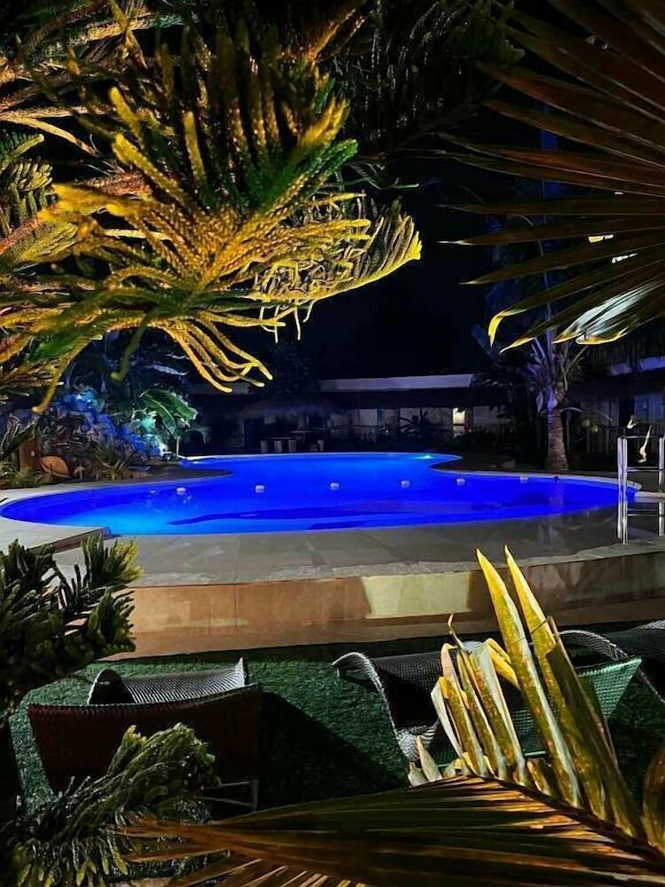 Cocomango's Resort