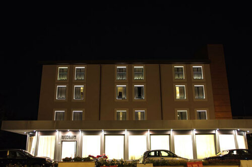 Hotel Touring, Reserva ahora Hotel Hoteles en Fiorano Modenese con aparcamiento, Aparcamiento