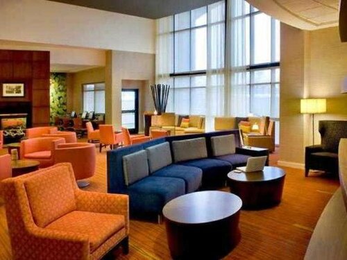 Courtyard by Marriott Newark Elizabeth, Забронировать Отель Отели Элизабет с бассейном, Бассейн