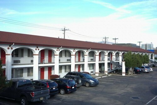 Cabana Inn - Boise, Забронировать Отель Downtown Boise Бойсе, рядом с Taco Bell Arena