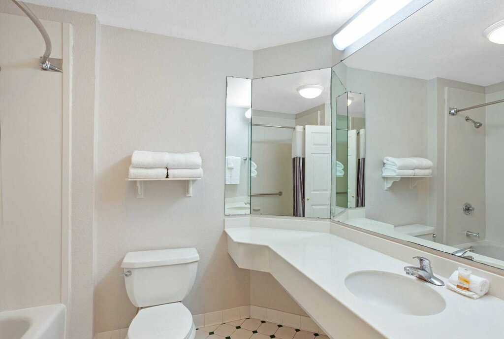 La Quinta Inn & Suites by Wyndham Houston Galleria Area