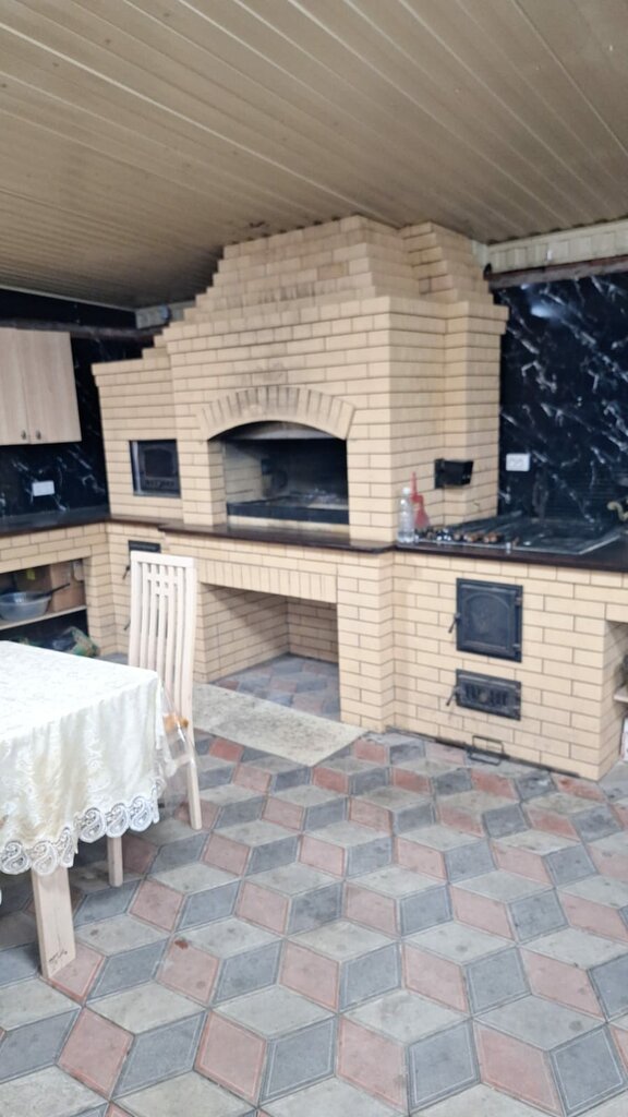 Kruglogodichnyy Teplyy basseyn