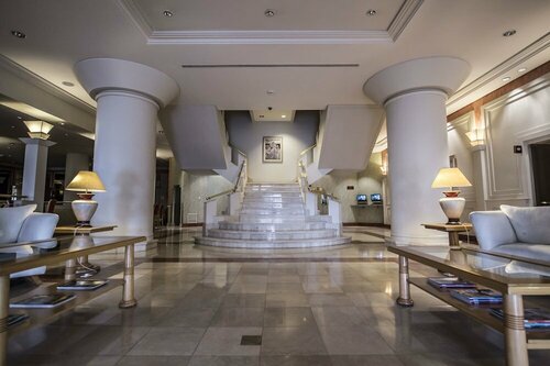 Lucania Palazzo Hotel, Забронировать Отель Отели Комодоро-Ривадавии с завтраком, Завтраки