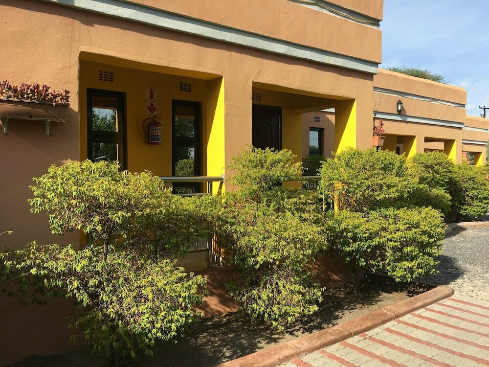 Gumare Executive Lodge