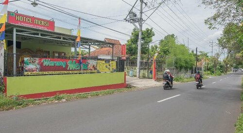 RedDoorz near Kampus UMP Purwokerto, Reservar Hotel Purwokerto Central Java
