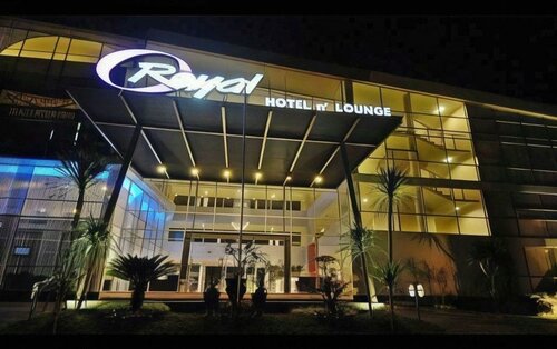 Royal Hotel n' Lounge, Réserver Hôtel Hôtels à Jember avec parking, Parking