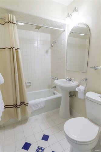 Coast Village Inn, Забронировать Отель Монтесито Санта-Барбара