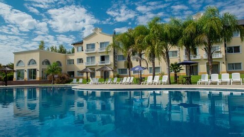 Howard Johnson by Wyndham Resort Pilar