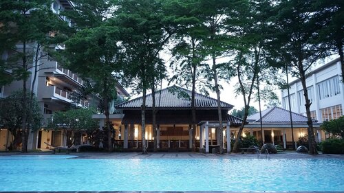 Pantai Indah Resort Hotel Timur, Varaa Lomakeskus Pangandaran hotellit, joissa on uima-allas, Uima-allas