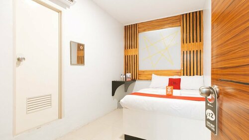 RedDoorz near Quiapo Church Manila, Rezerwuj Hotel Tanie Hotele w Manila