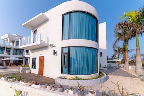 Sun Palm B&B, Забронировать Отель «постель и завтрак» Отели Магун с бассейном, Бассейн