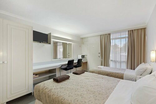 Alexander Motor Inn, Забронировать Отель Отели Melbourne Region с парковкой, Парковка