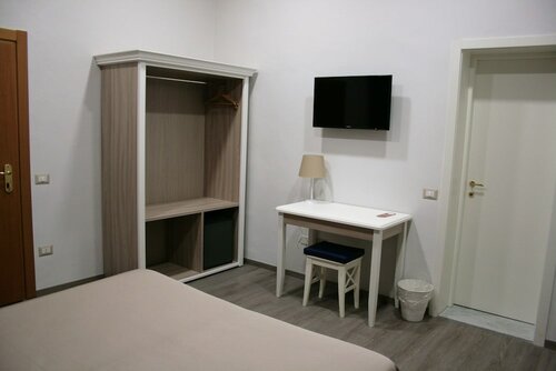 Hotel Magenta, Забронировать Отель Отели Флоренции 3 звезды, рядом с Парк Кашине, 3*