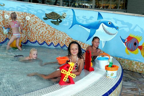 Aquapalace Hotel Prague, Rezerwuj Hotel Hotele w Píkovice z basenem, Basen