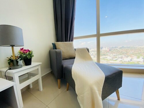 Chrisenbel Suites - Pinnacle PJ, Забронировать Отель Отели Петалинг-Джая 3 звезды, 3*