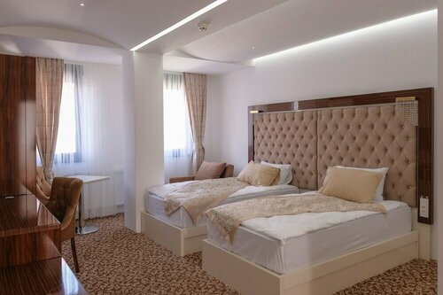 New Hotel, Забронировать Отель Отели Илиджа с парковкой, Парковка
