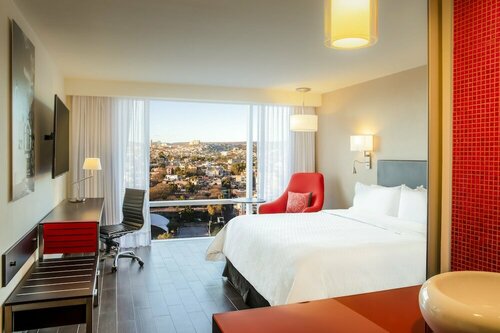 Fiesta Inn Express Queretaro Constituyentes, Rezervați Hotel Hoteluri în El Bajio cu mic dejun, Mic dejun
