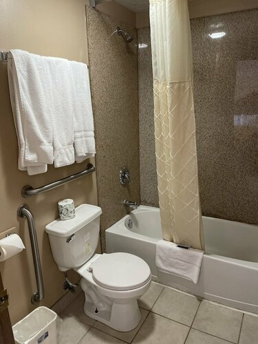 Rodeway Inn & Suites Riverton, Book Mini-hotel Hoteller i Michigan med parkering, Parkering