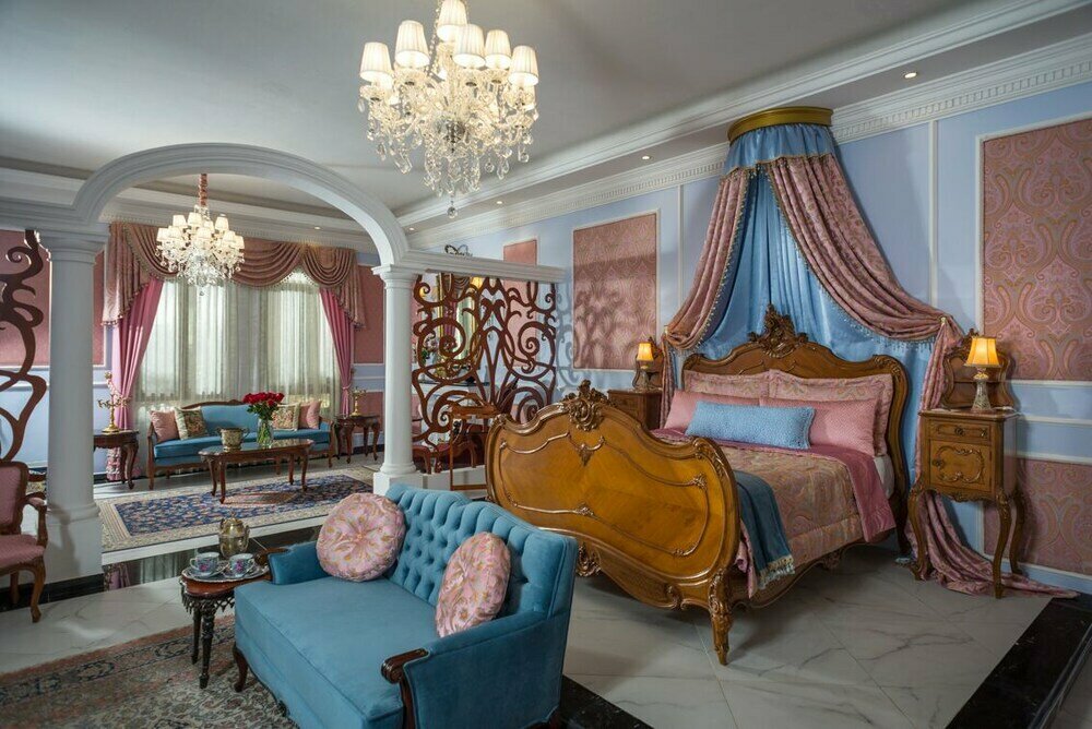 Grand Hotel