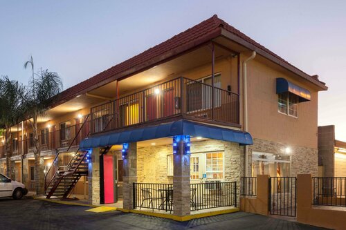 Travelodge by Wyndham El Cajon, Забронировать Мини-отель Эль-Кахон San Diego County