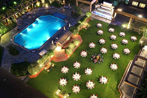 Eros Hotel New Delhi by IHG, Забронировать Отель Отели Нью-Дели с бассейном, Бассейн