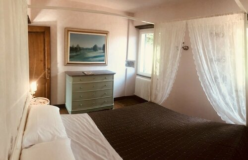 Agriturismo Casa del Bosco, Rezerwuj Pobyt na farmie Hotele w Borzonasca z parkingiem, Parking