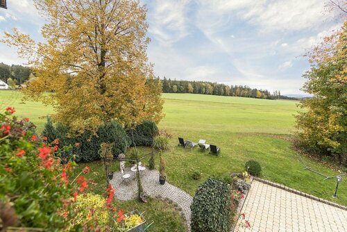 Landhotel Lindenhof, Rezervasyon Otel Upper Palatinate Forest otoparklı oteller, Otopark