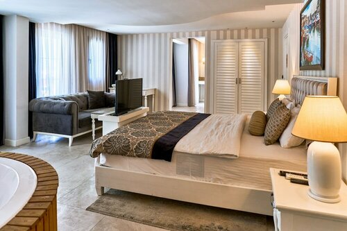 Salonika Suites, Забронировать Отель Отели Олюдениз с бассейном, рядом с Пляж Олудениз, Бассейн