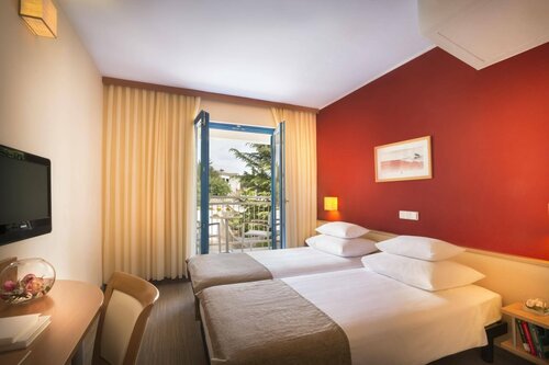 Valamar Koralj Hotel, Prenota Hotel Hotel a Isole Quarnerine con piscina, Piscina