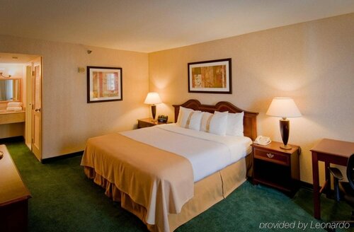 Holiday Inn Arlington at Ballston by IHG, Забронировать Отель Арлингтон Washington DC Metropolitan area