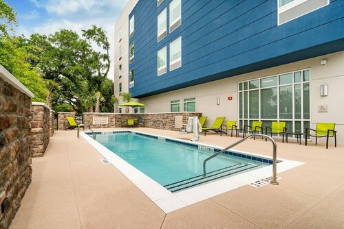 SpringHill Suites By Marriott Charleston Airport & Convention Center, Забронировать Отель Северный Чарльстон Чарльстон, рядом с Музей пожарного дела Северного Чарльстона и компании American LaFrance