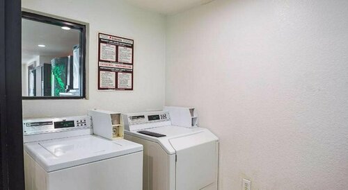 Motel 6 Jackson, MS, Забронировать Мотель Мотели Джэксон, Мотель