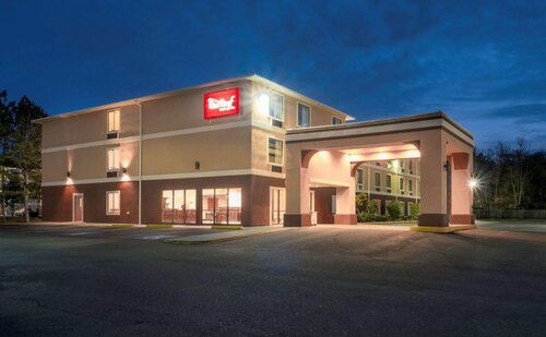Red Roof Inn & Suites Biloxi - Ocean Springs, Забронировать Отель Билокси Миссисипи - побережье