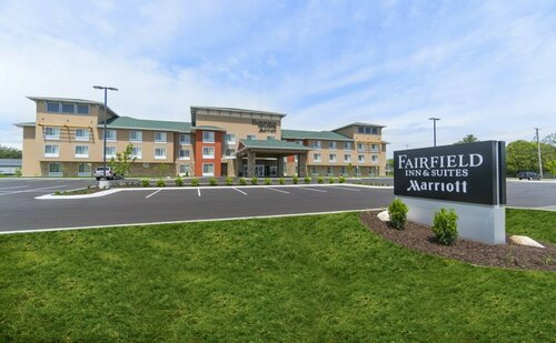 Fairfield Inn & Suites by Marriott Gaylord, Забронировать Отель Гейлорд штат Мичиган, рядом с Музей Gaylord Discovery Center