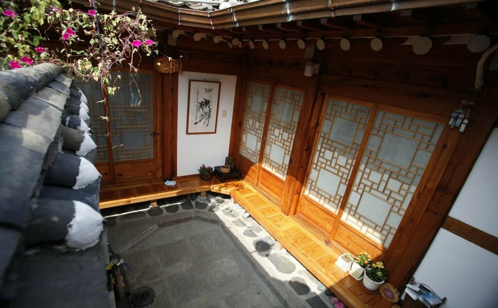 Inwoo Guesthouse