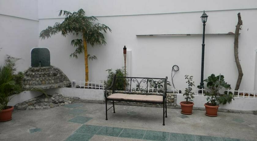 La Victoria Guest House