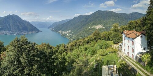 Essentia Guest House, Book Guesthouse Hotels in Como with Breakfast, Breakfasts