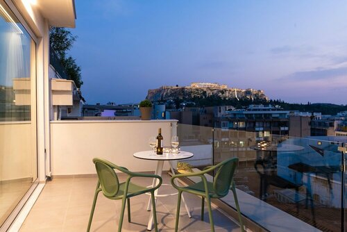 Enattica Suites, Забронировать Отель Афины Острова Саронического залива - Аттика, рядом с Instituto Cervantes